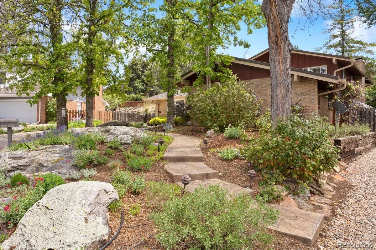 6528 S Oneida Court Centennial CO 80111 | MLS #REC8668278 07152026065839 1200 34