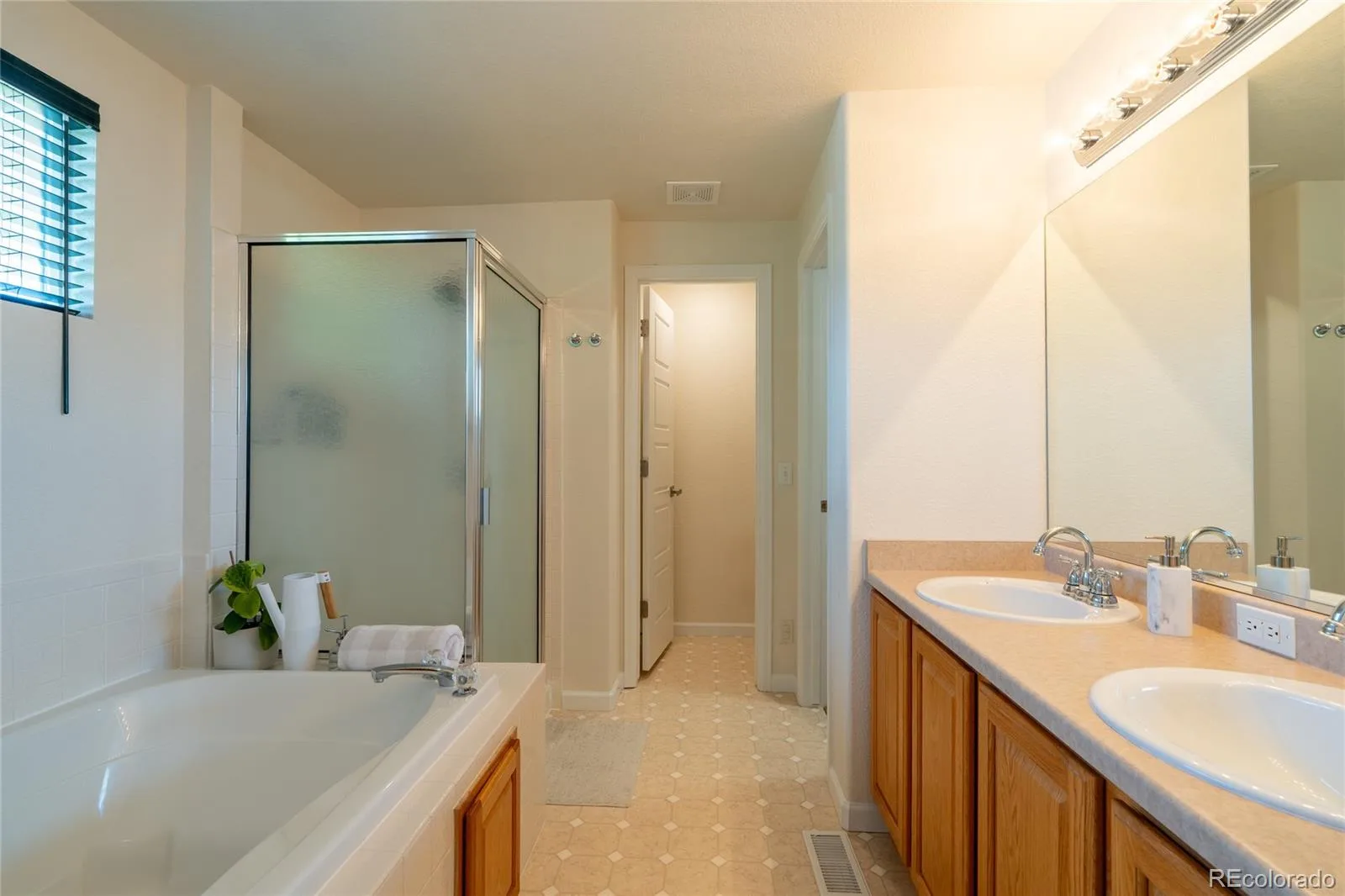 3649 Rawhide Circle Castle Rock CO 80104 | MLS #REC8668604 08142026015332 1600 17