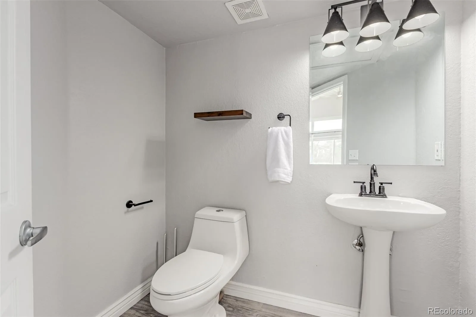9454 Wolfe Place Highlands Ranch CO 80129 | MLS #REC8670200 08202026154540 1600 16