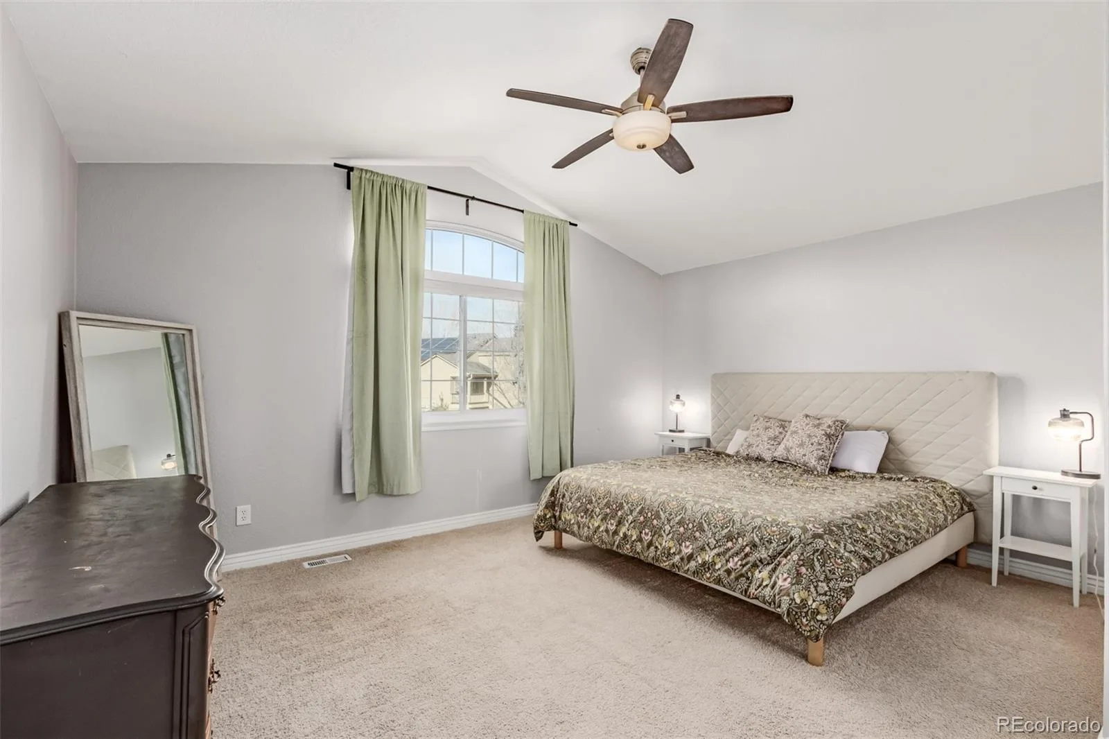 9454 Wolfe Place Highlands Ranch CO 80129 | MLS #REC8670200 08202026154540 1600 17
