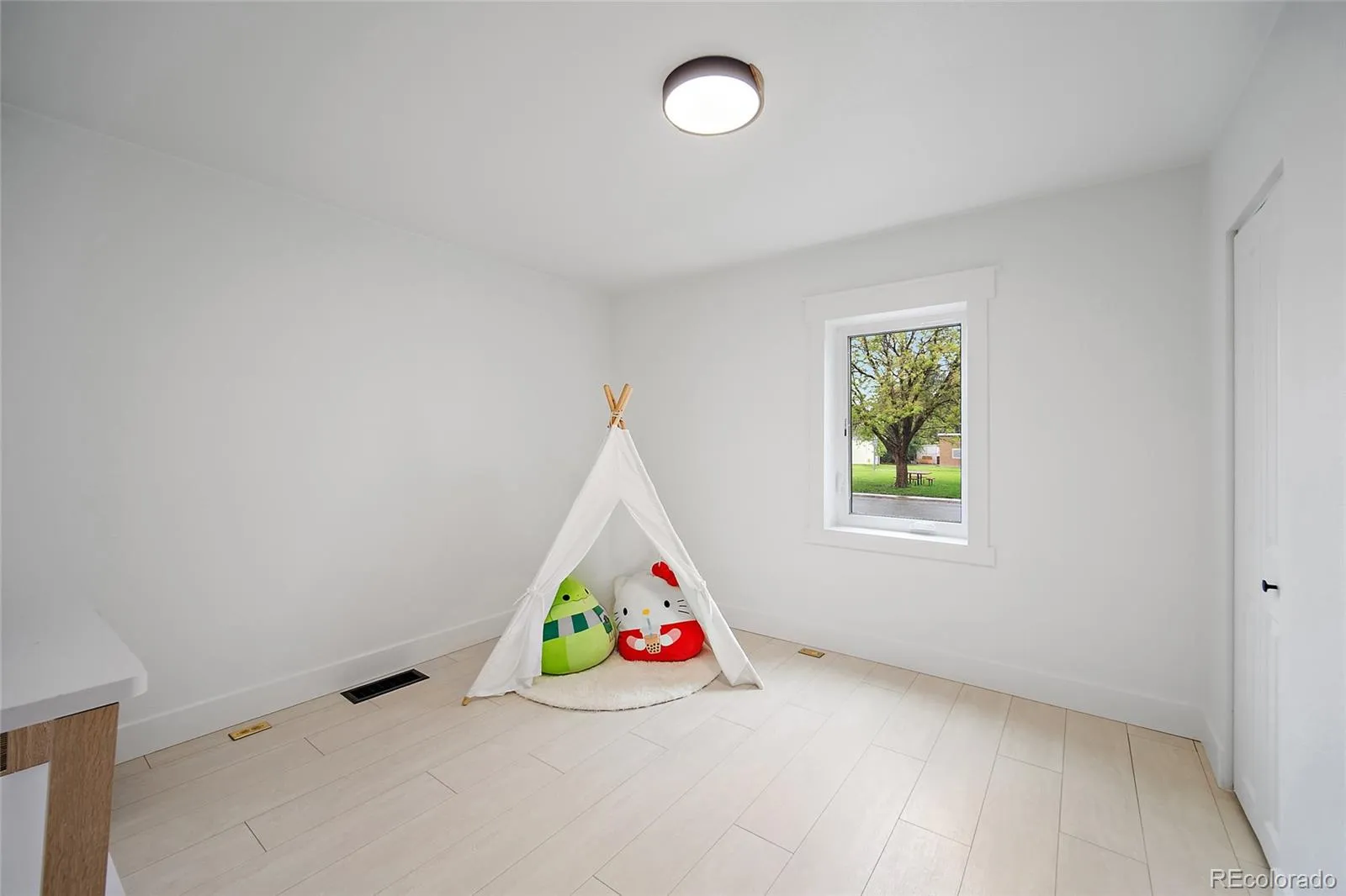 3630 W Walsh Place Denver CO 80219 MLS #REC8673104 05202026151534 1600 19