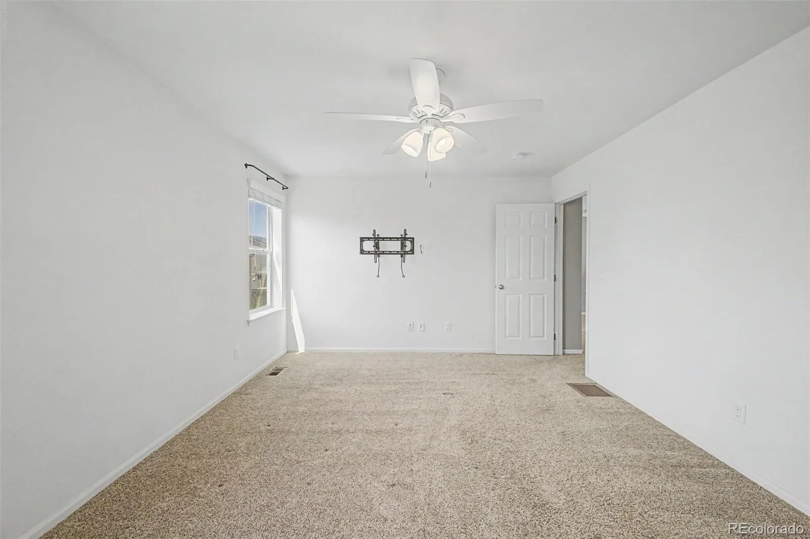 10537 Racine Way Commerce City CO 80022 | MLS #REC8673423 06252026214959 1600 16