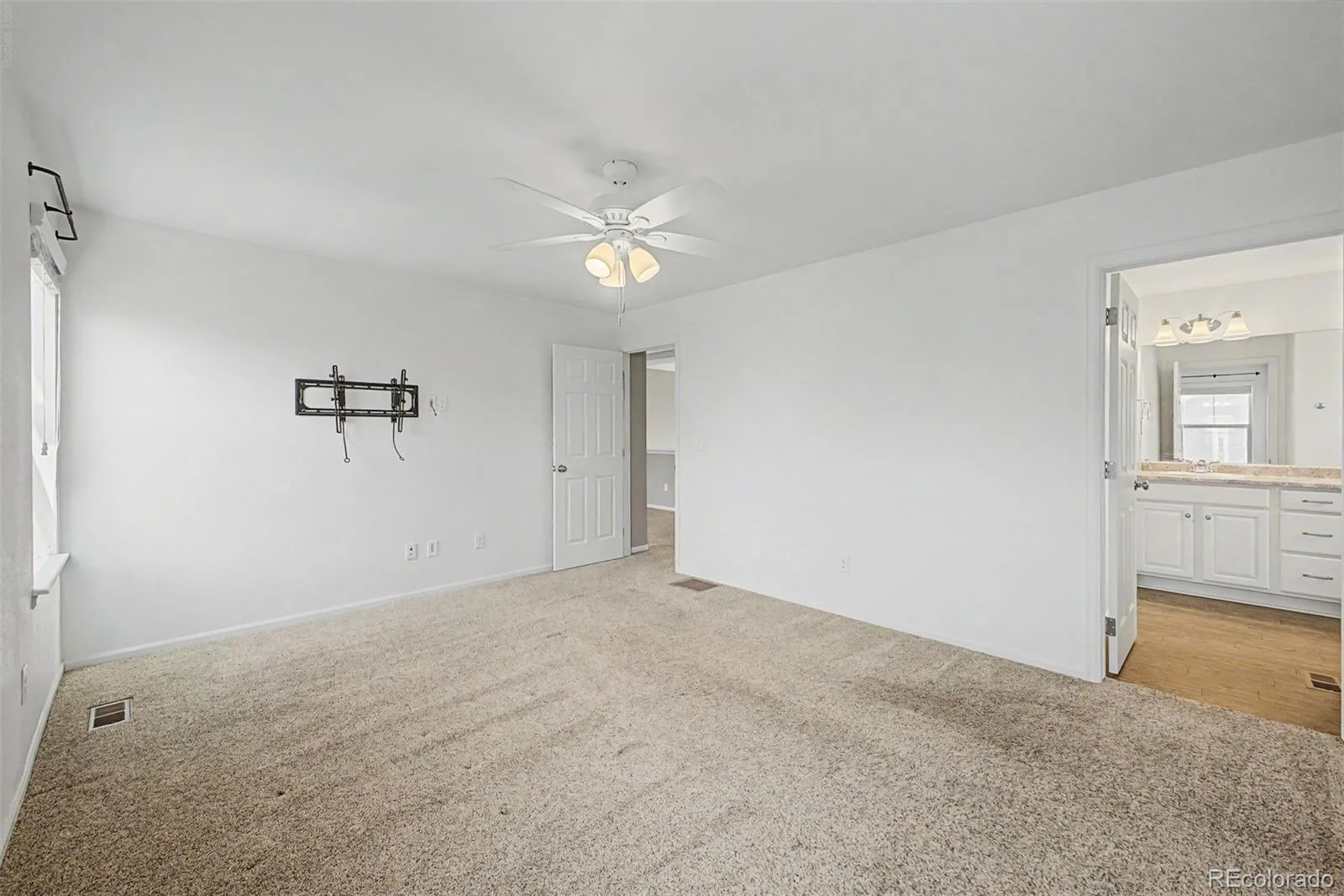10537 Racine Way Commerce City CO 80022 | MLS #REC8673423 06252026214959 1600 17