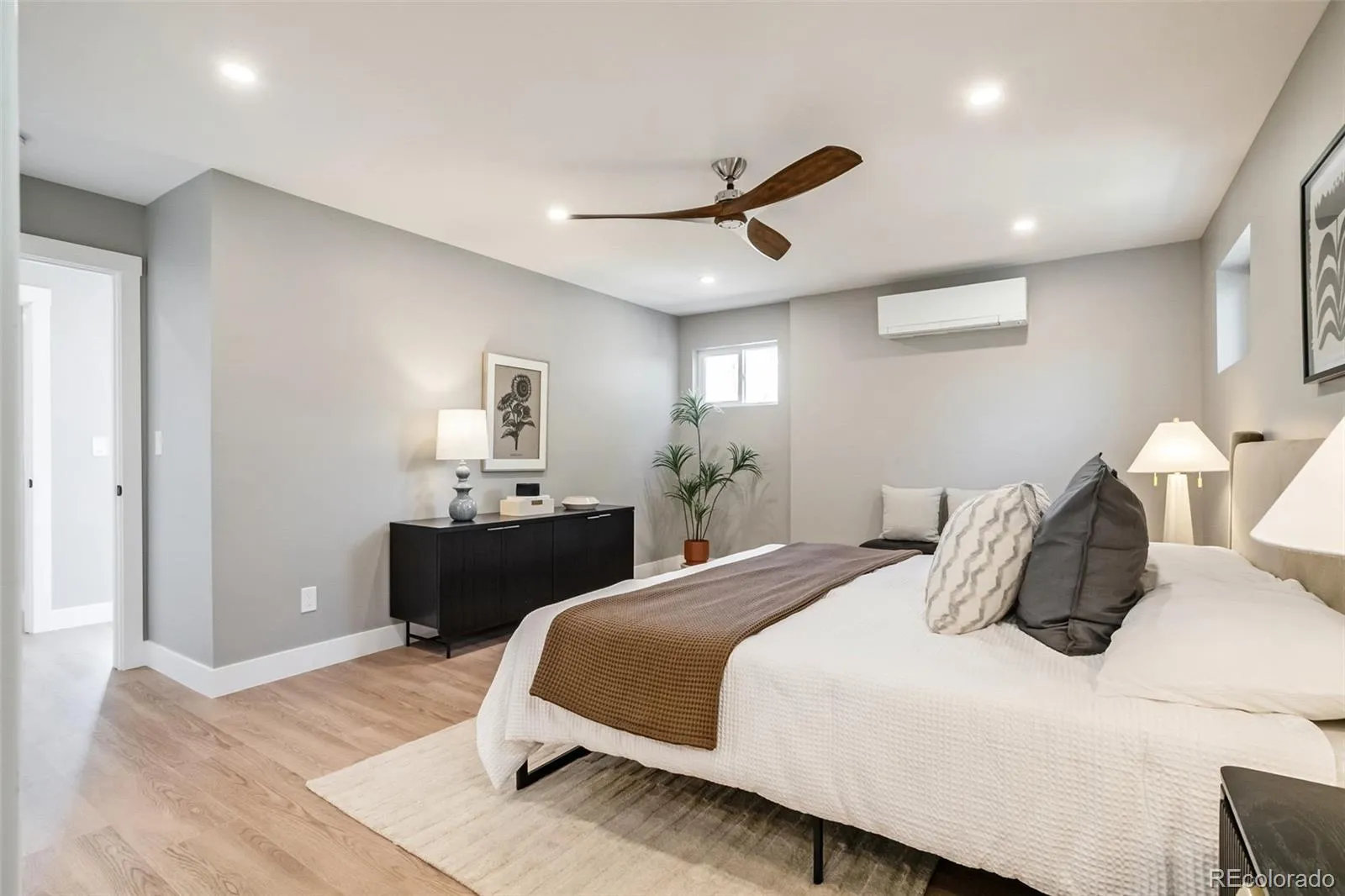 2323 N Niagara Street Denver CO 80207 MLS #REC8677246 05162026160508 1600 23