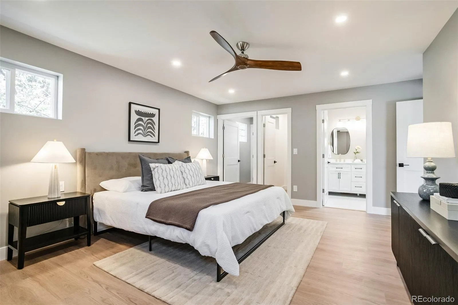 2323 N Niagara Street Denver CO 80207 MLS #REC8677246 05162026160508 1600 25