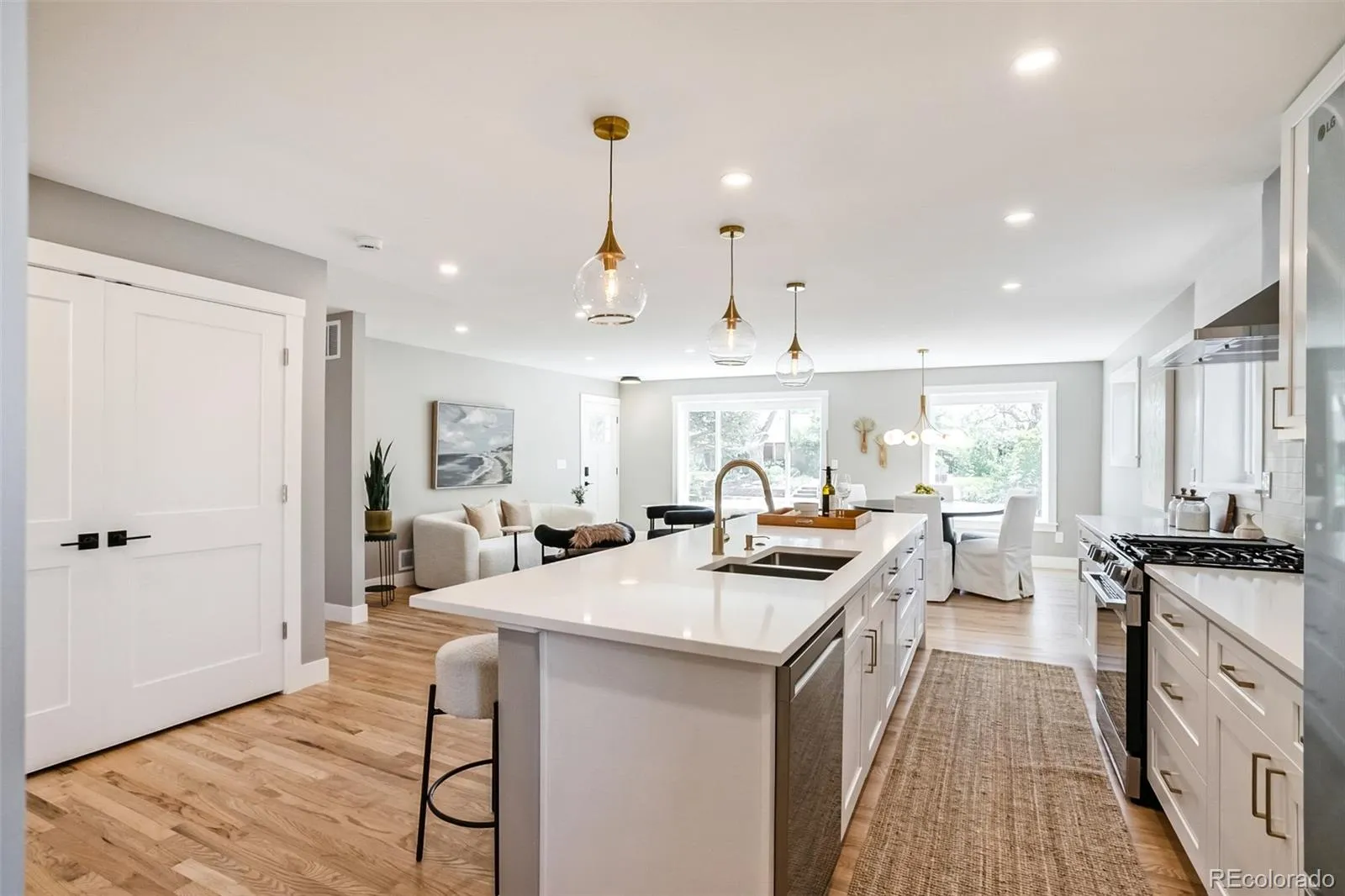 2323 N Niagara Street Denver CO 80207 MLS #REC8677246 05162026160508 1600 28