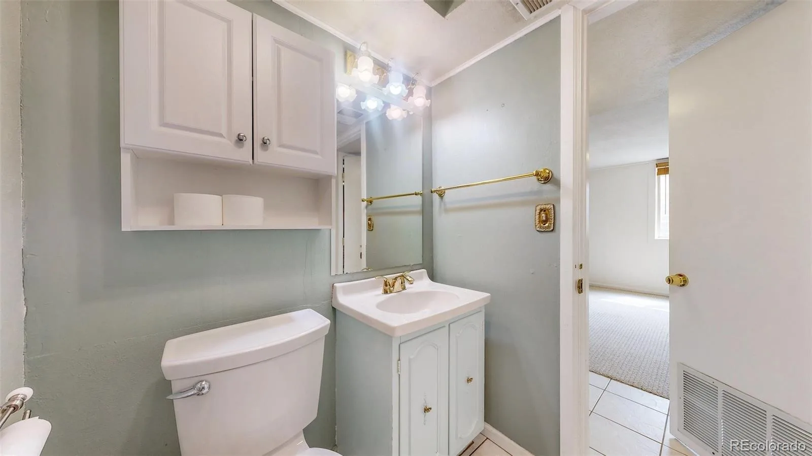 6403 E Bethany Place Denver CO 80222 | MLS #REC8679238 08212026160552 1600 18
