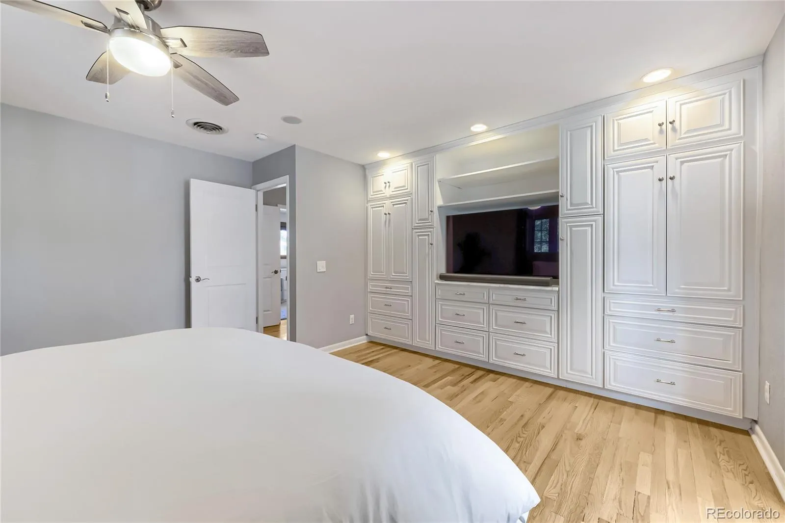 5425 E 3rd Avenue Denver CO 80220 MLS #REC8680313 05182026225657 1600 22