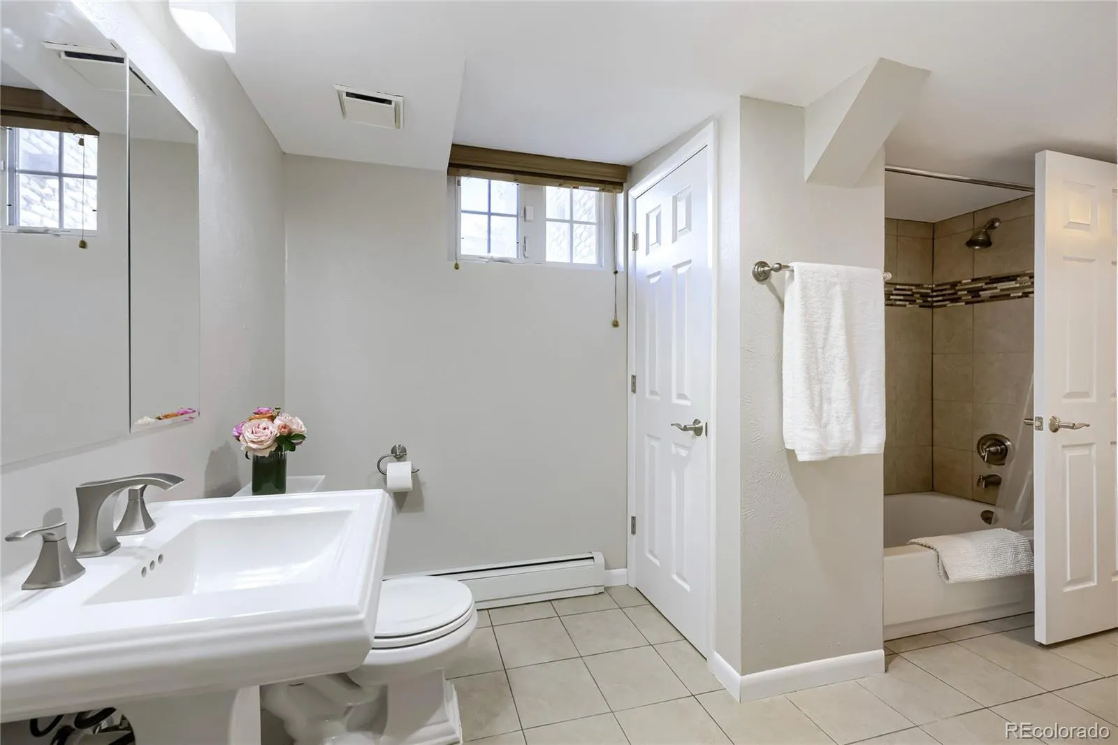 5425 E 3rd Avenue Denver CO 80220 MLS #REC8680313 05182026225657 1600 32