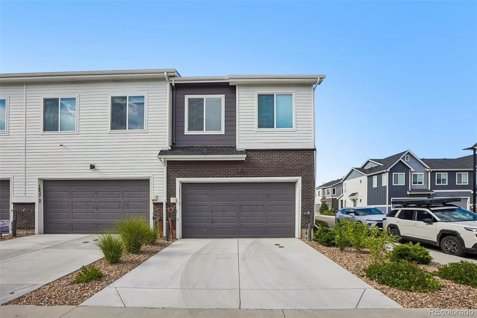 1833 S Poplar Court Denver CO 80224 | MLS #REC8680635 08282026214633 1600 35