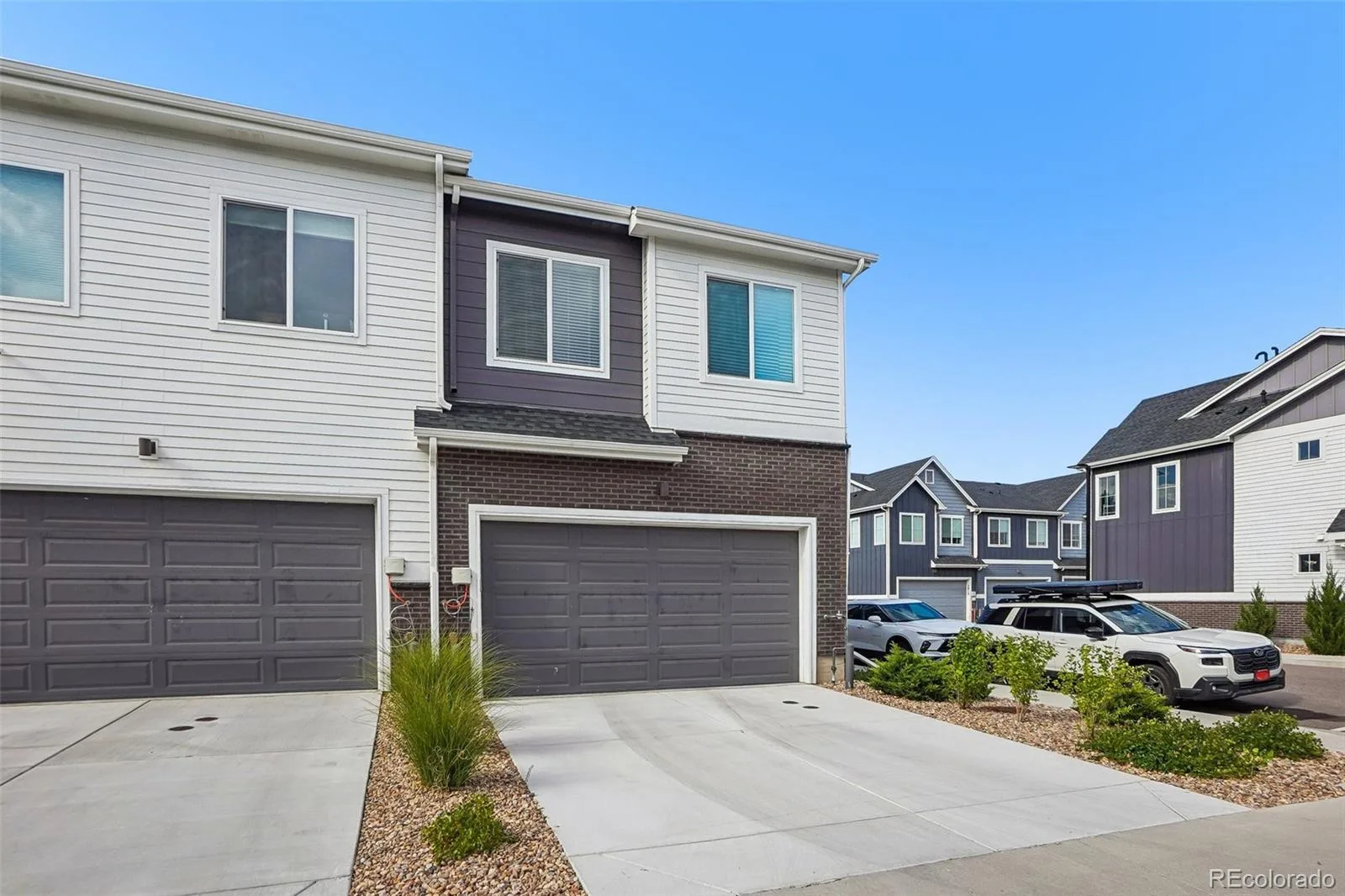 1833 S Poplar Court Denver CO 80224 | MLS #REC8680635 08282026214633 1600 36