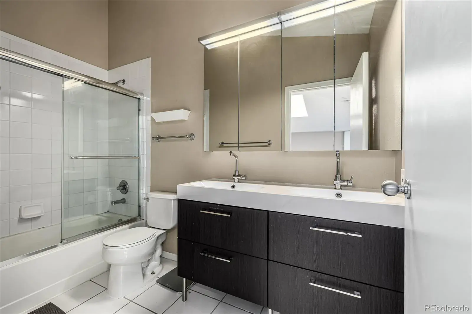 08082025030038 1600 18