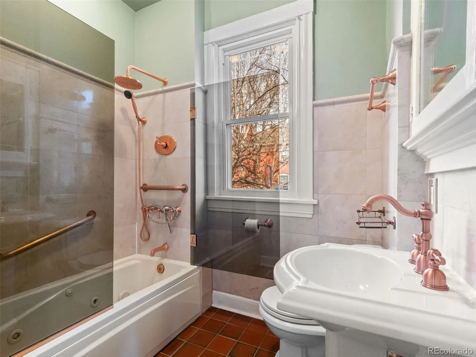 03272026040514 1600 21