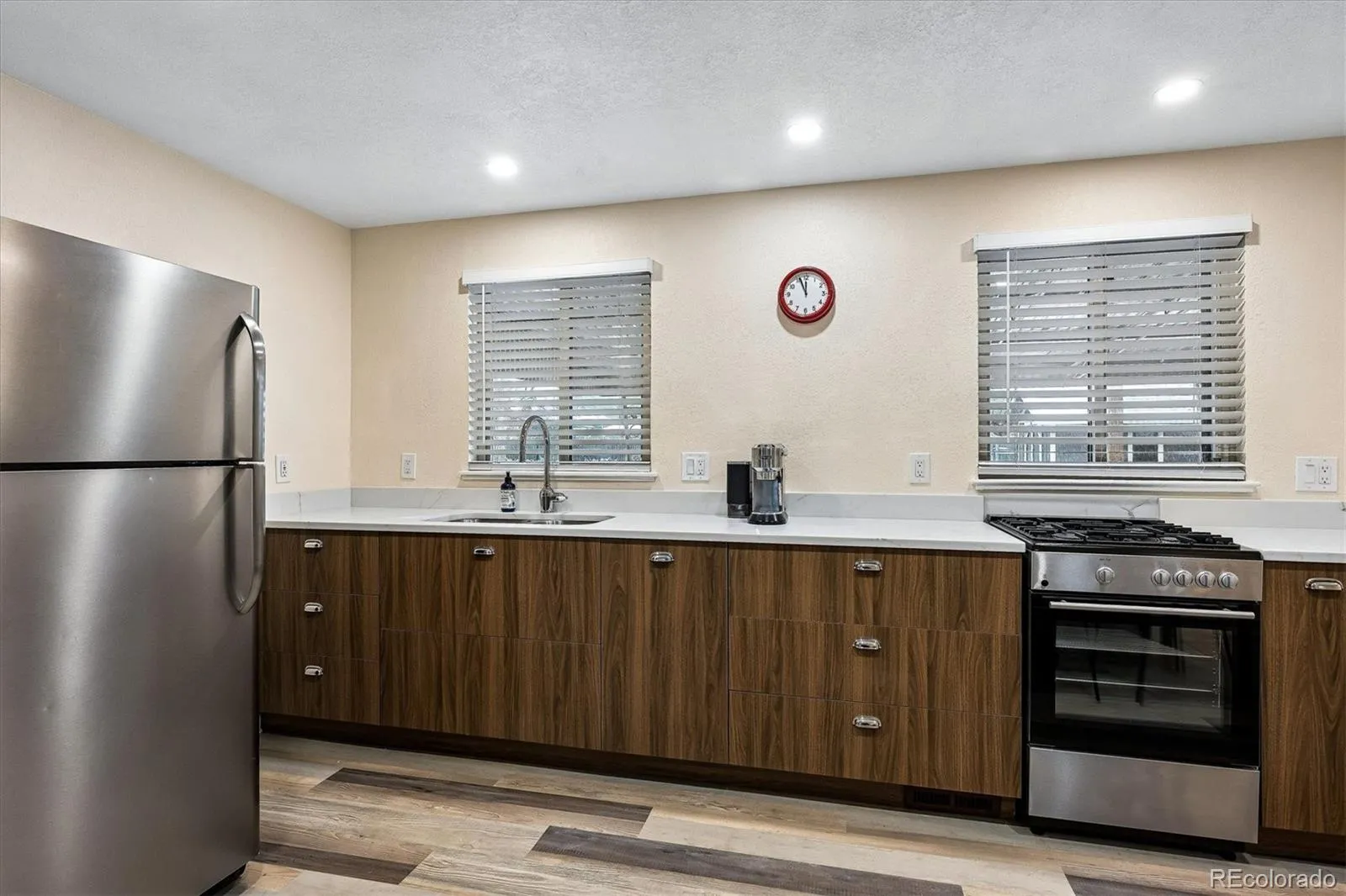 6300 W 46th Avenue Wheat Ridge CO 80033 MLS #REC8689403 04202026000102 1600 8