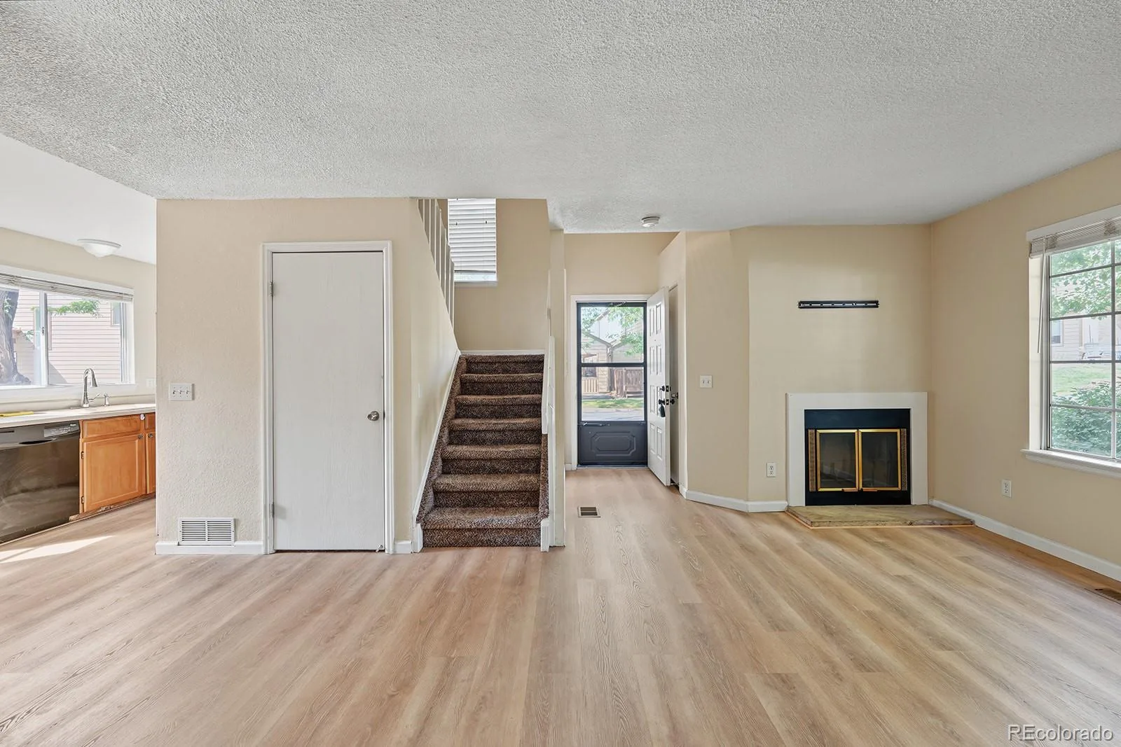 822 Summer Drive Highlands Ranch CO 80126 | MLS #REC8691549 08292026025630 1600 7