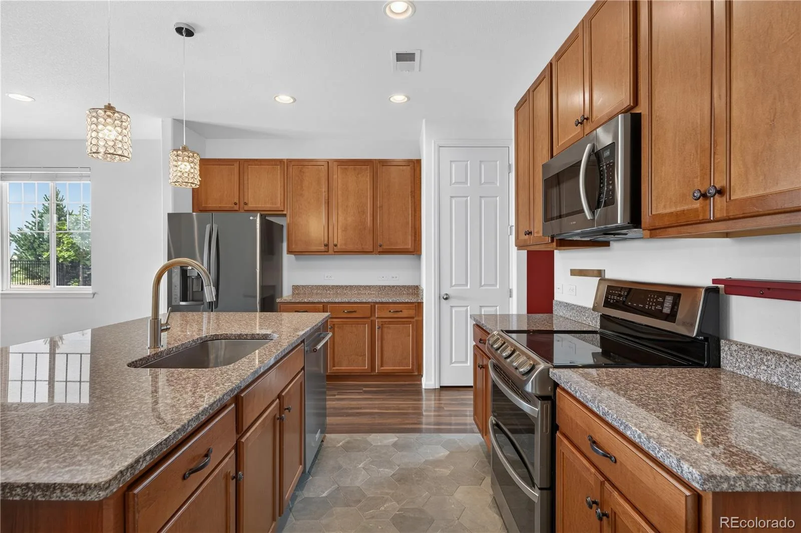 25644 E Byers Drive Aurora CO 80018 | MLS #REC8694924 08122026152530 1600 9