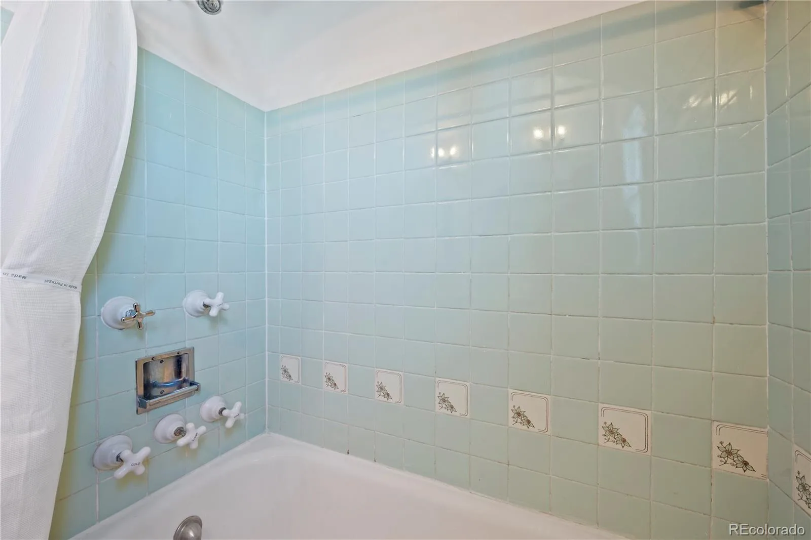 4085 S Grant Street Englewood CO 80113 MLS #REC8697016 06102026194110 1600 19