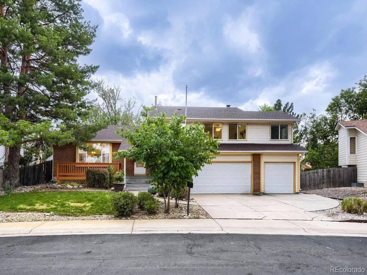554 S Kittredge Way Aurora CO 80017 | MLS #REC8697142 08202026022757 1200 1