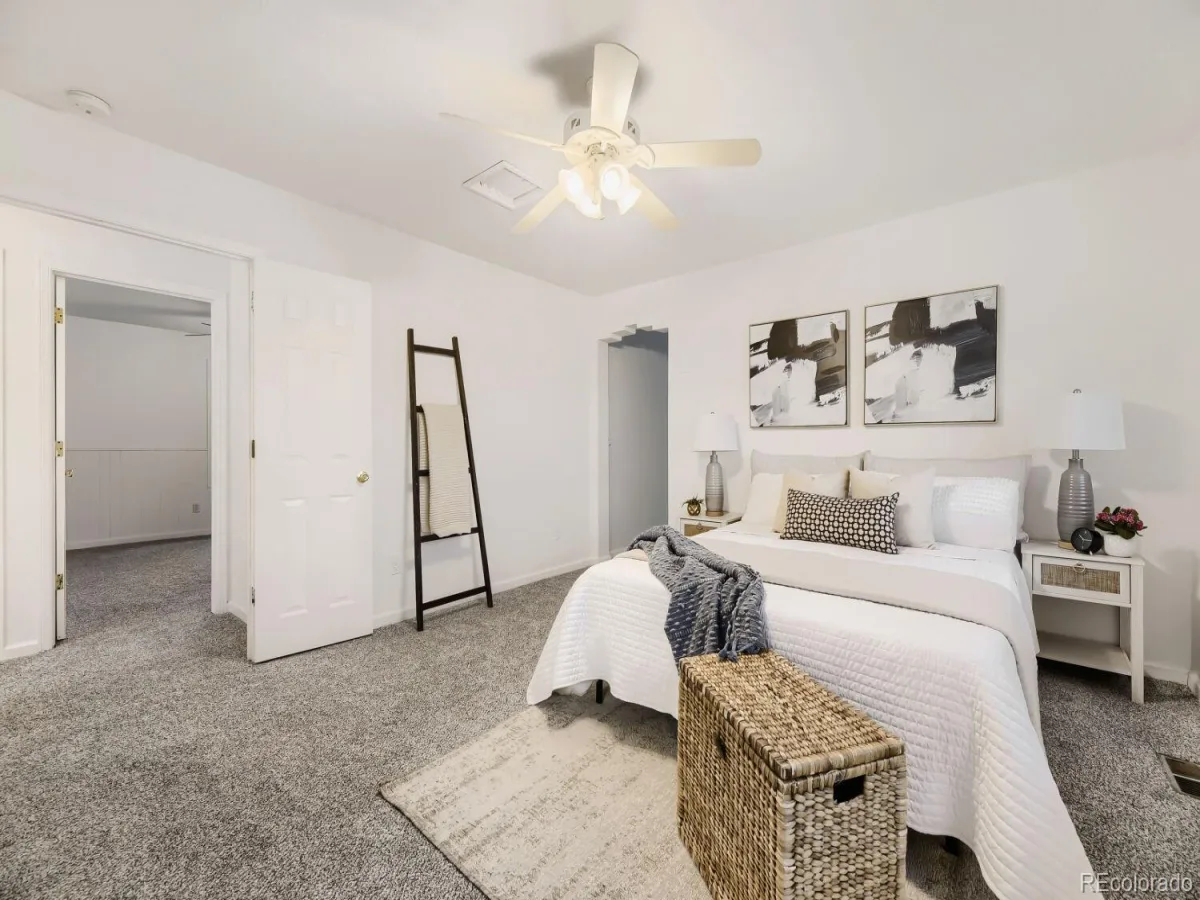 554 S Kittredge Way Aurora CO 80017 | MLS #REC8697142 08202026022757 1200 12
