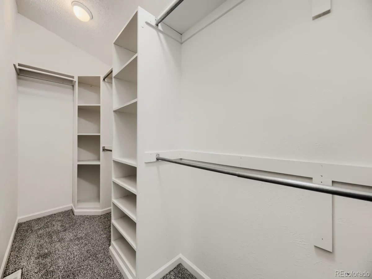 554 S Kittredge Way Aurora CO 80017 | MLS #REC8697142 08202026022757 1200 17