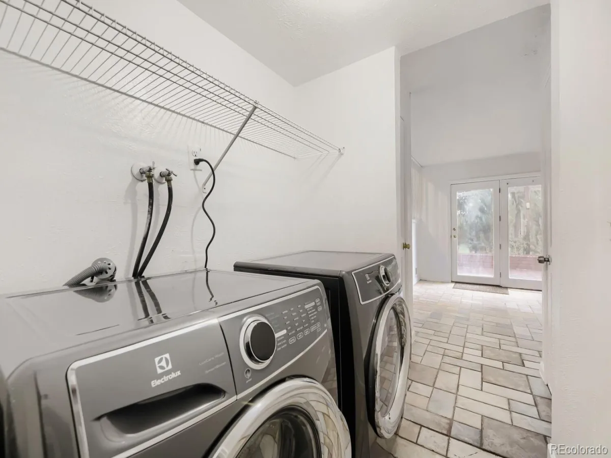 554 S Kittredge Way Aurora CO 80017 | MLS #REC8697142 08202026022757 1200 21