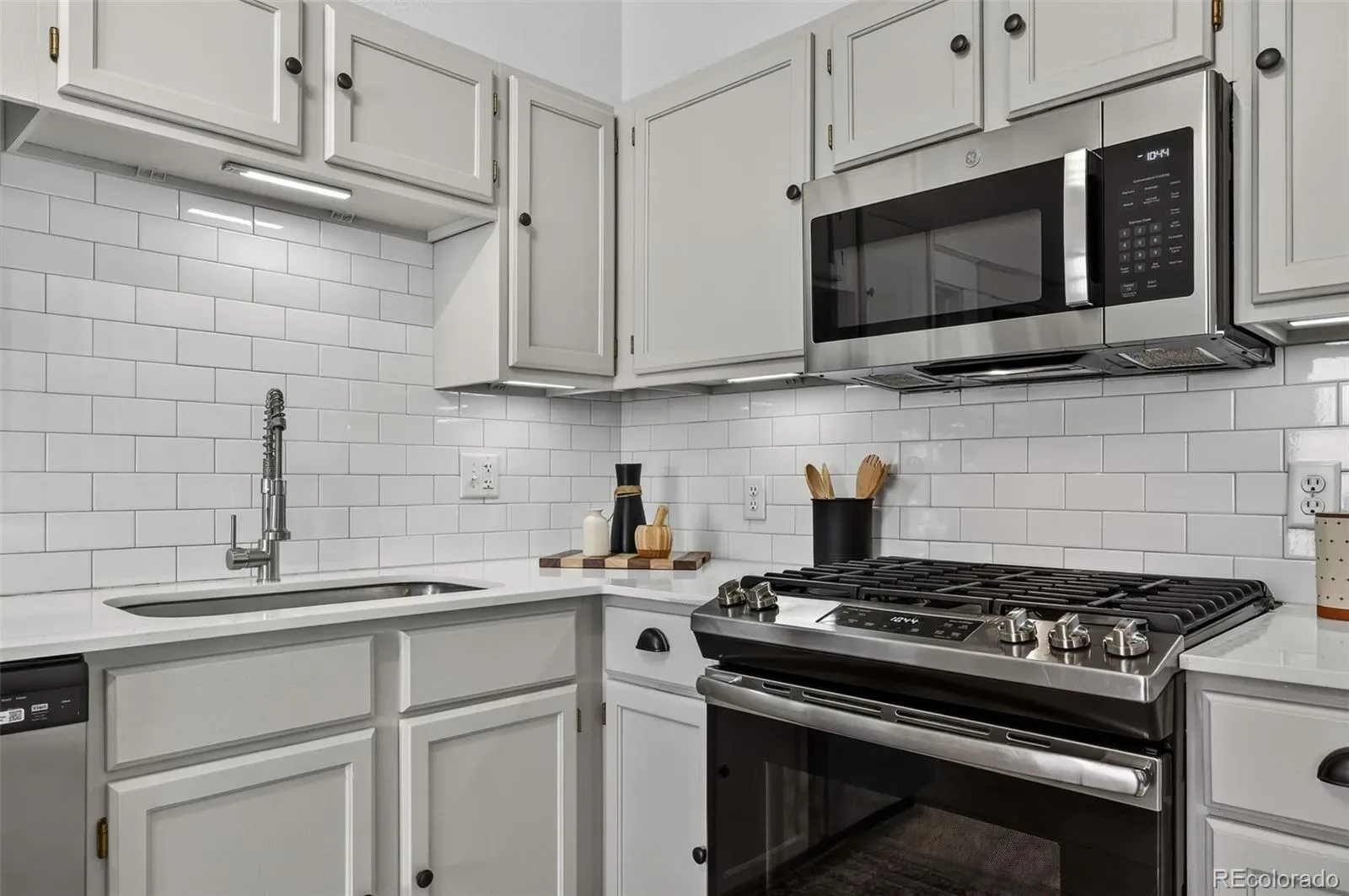 03112026220610 1600 11