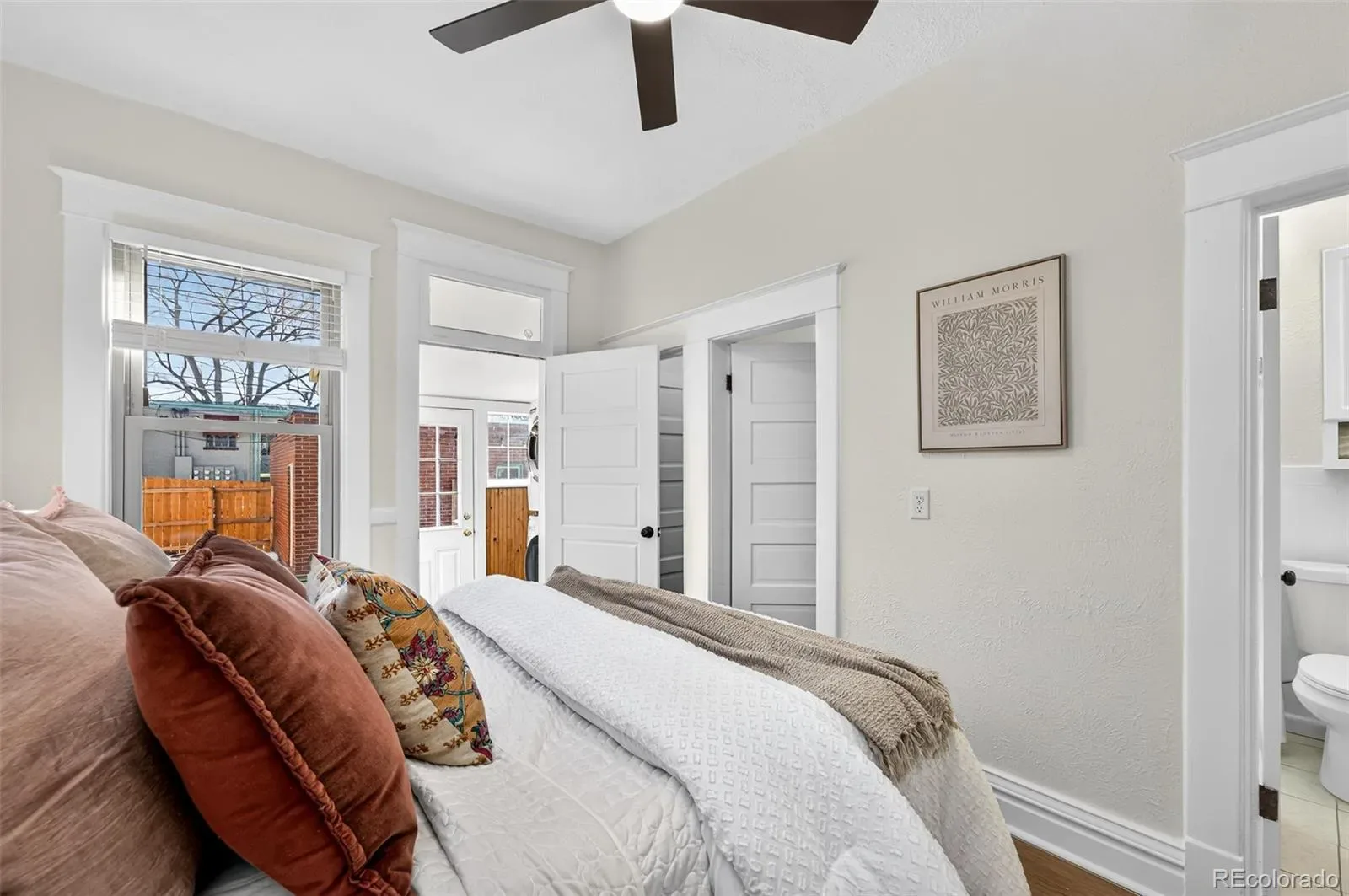 03112026220610 1600 20