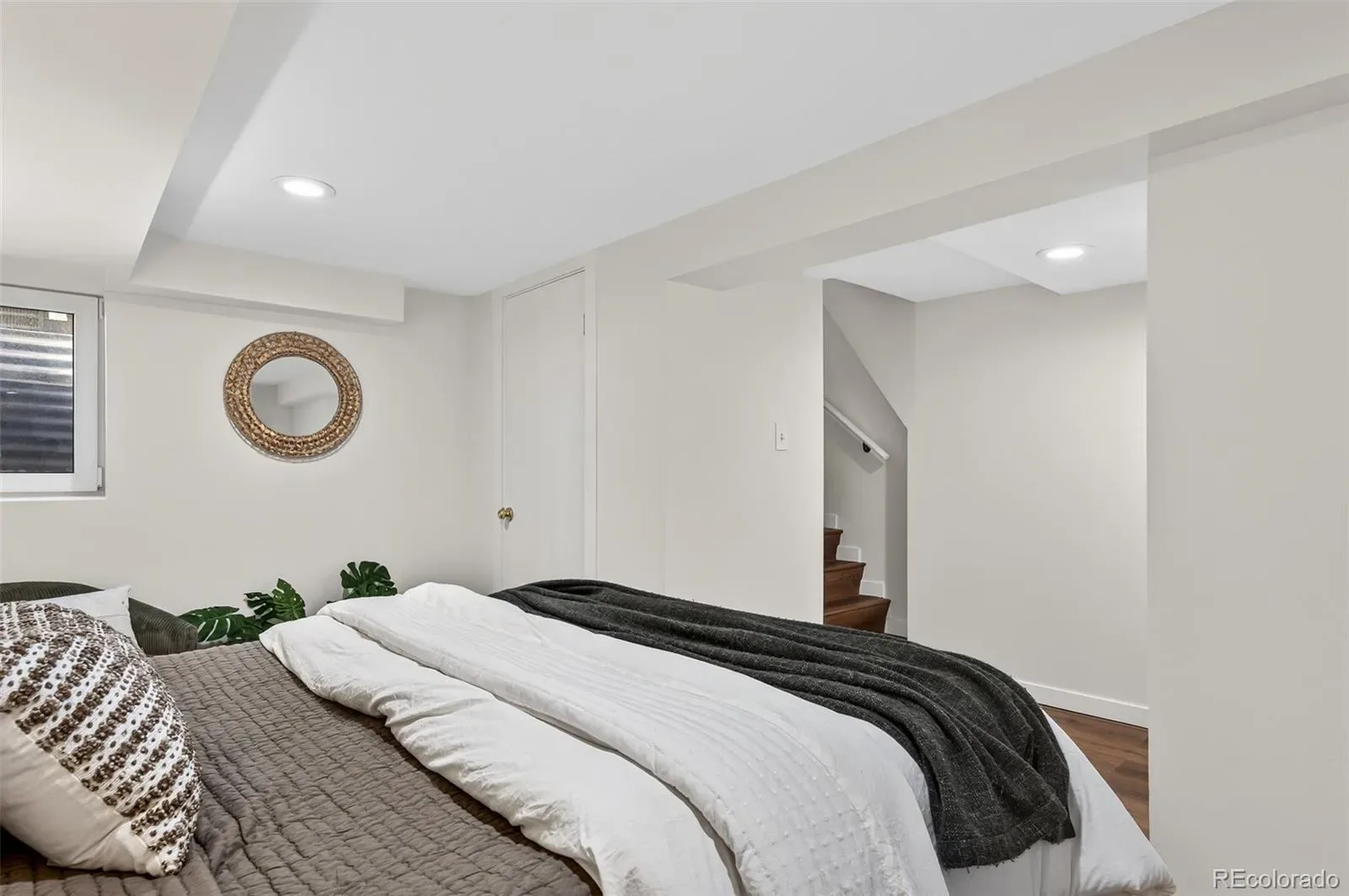 03112026220610 1600 24