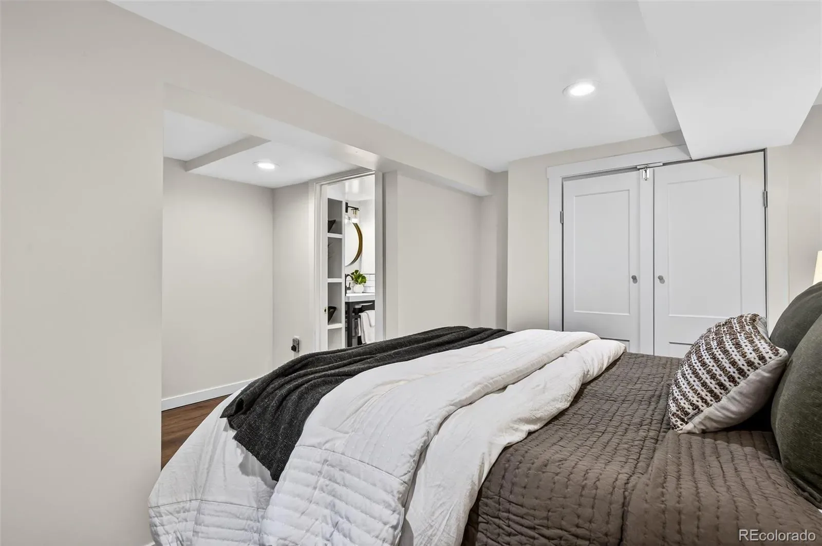 03112026220610 1600 25