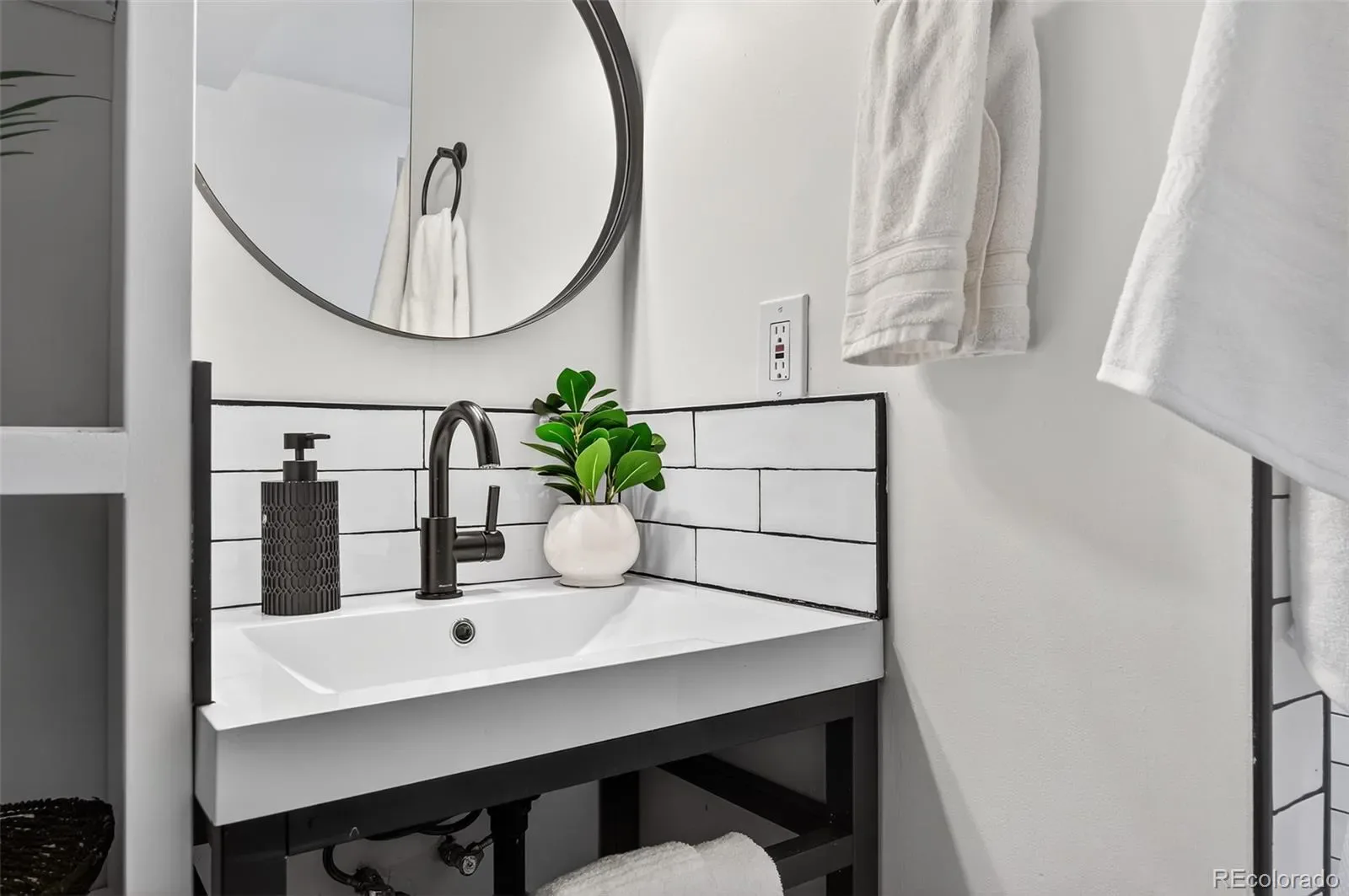 03112026220610 1600 28