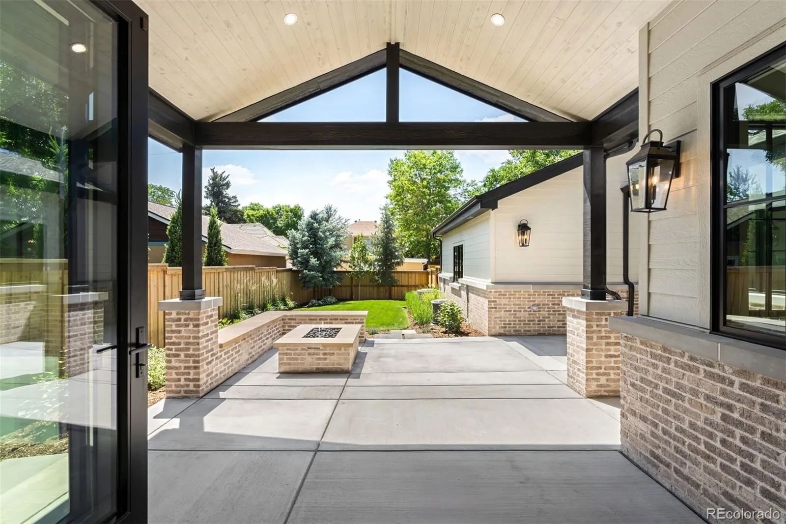 2237 S Madison Street Denver CO 80210 MLS #REC8702043 06012026191340 1600 36