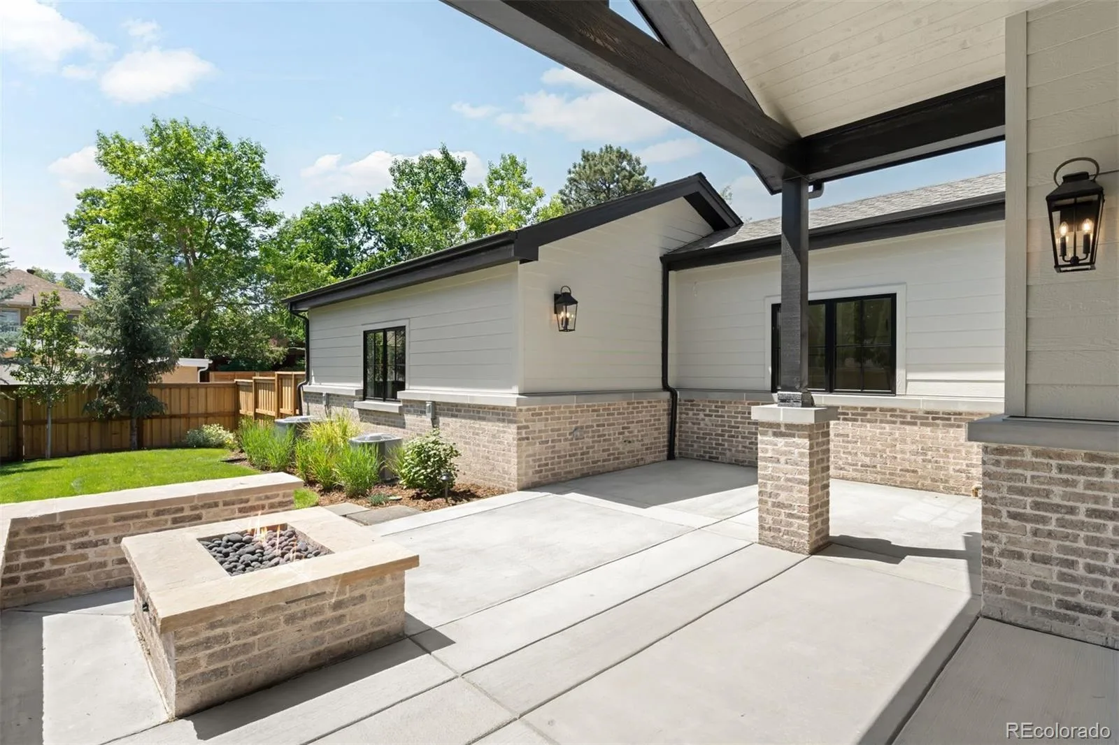 2237 S Madison Street Denver CO 80210 MLS #REC8702043 06012026191340 1600 37