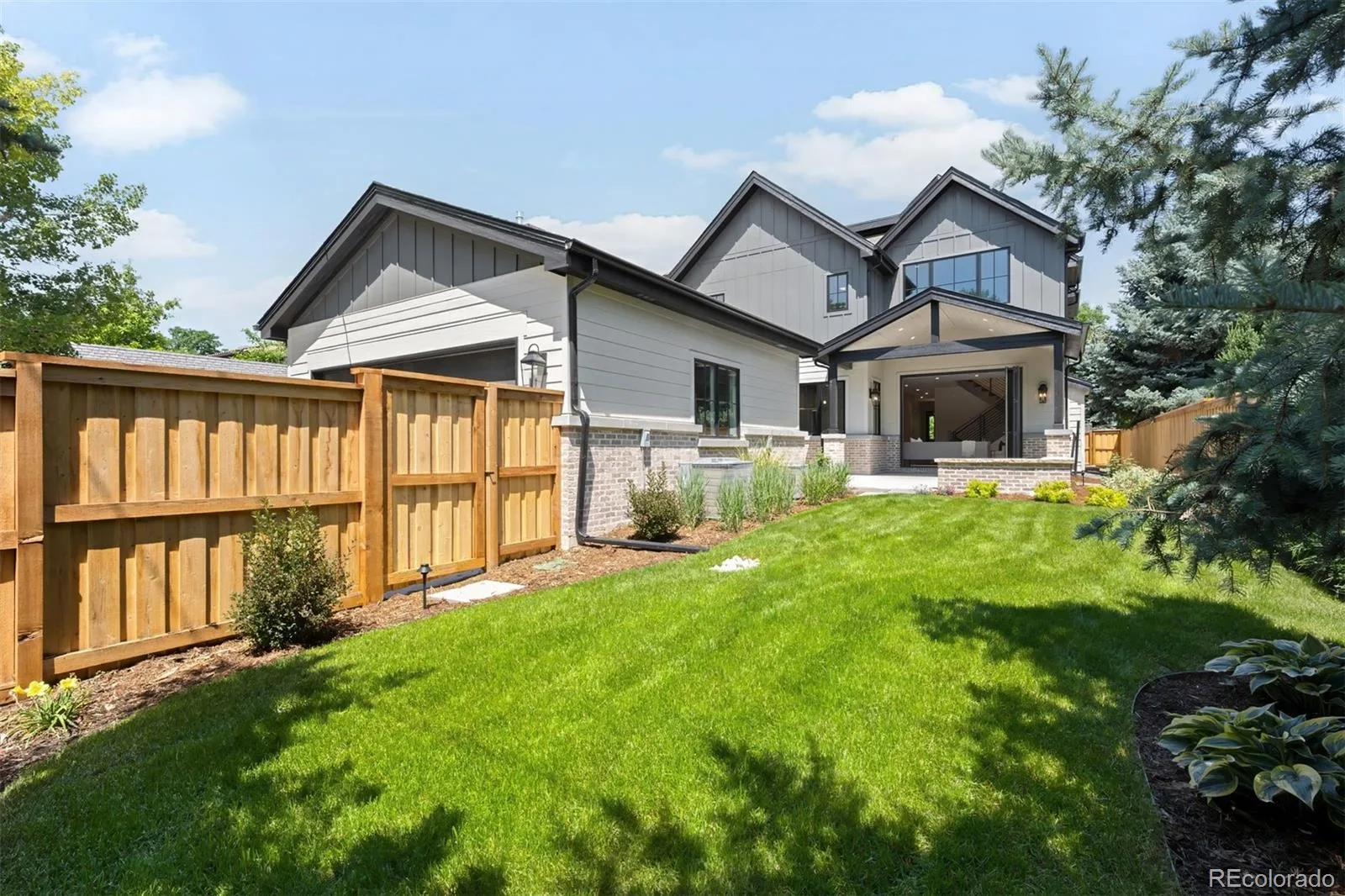 2237 S Madison Street Denver CO 80210 MLS #REC8702043 06012026191340 1600 39