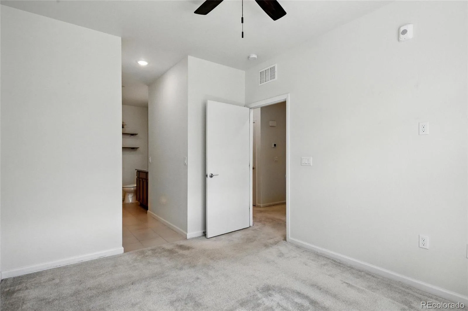 1881 S Dunkirk Street #106 Aurora CO 80017 | MLS #REC8702482 09222026081752 1600 7