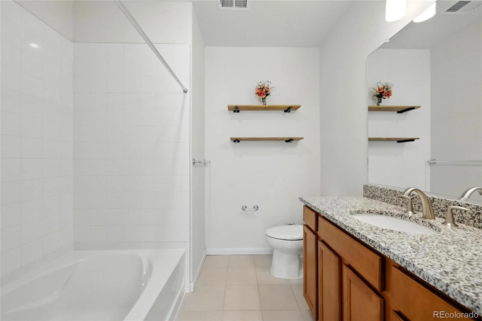 1881 S Dunkirk Street #106 Aurora CO 80017 | MLS #REC8702482 09222026081752 1600 8