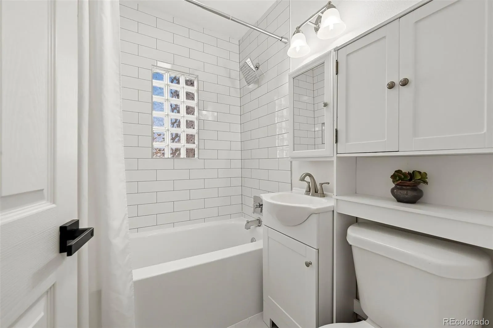 04162026220650 1600 23