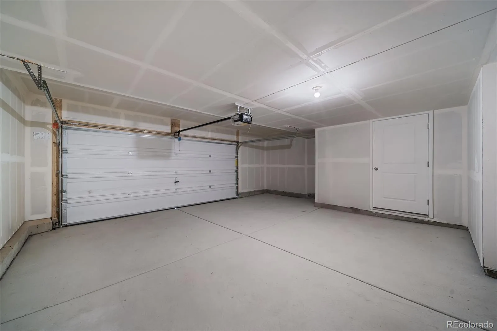 10038 Revere Court Commerce City CO 80022 | MLS #REC8703944 06182026190935 1600 28