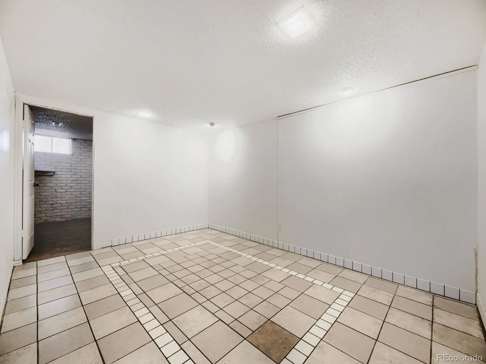 2551 W Arkansas Avenue Denver CO 80219 | MLS #REC8704170 08202026220031 1600 15