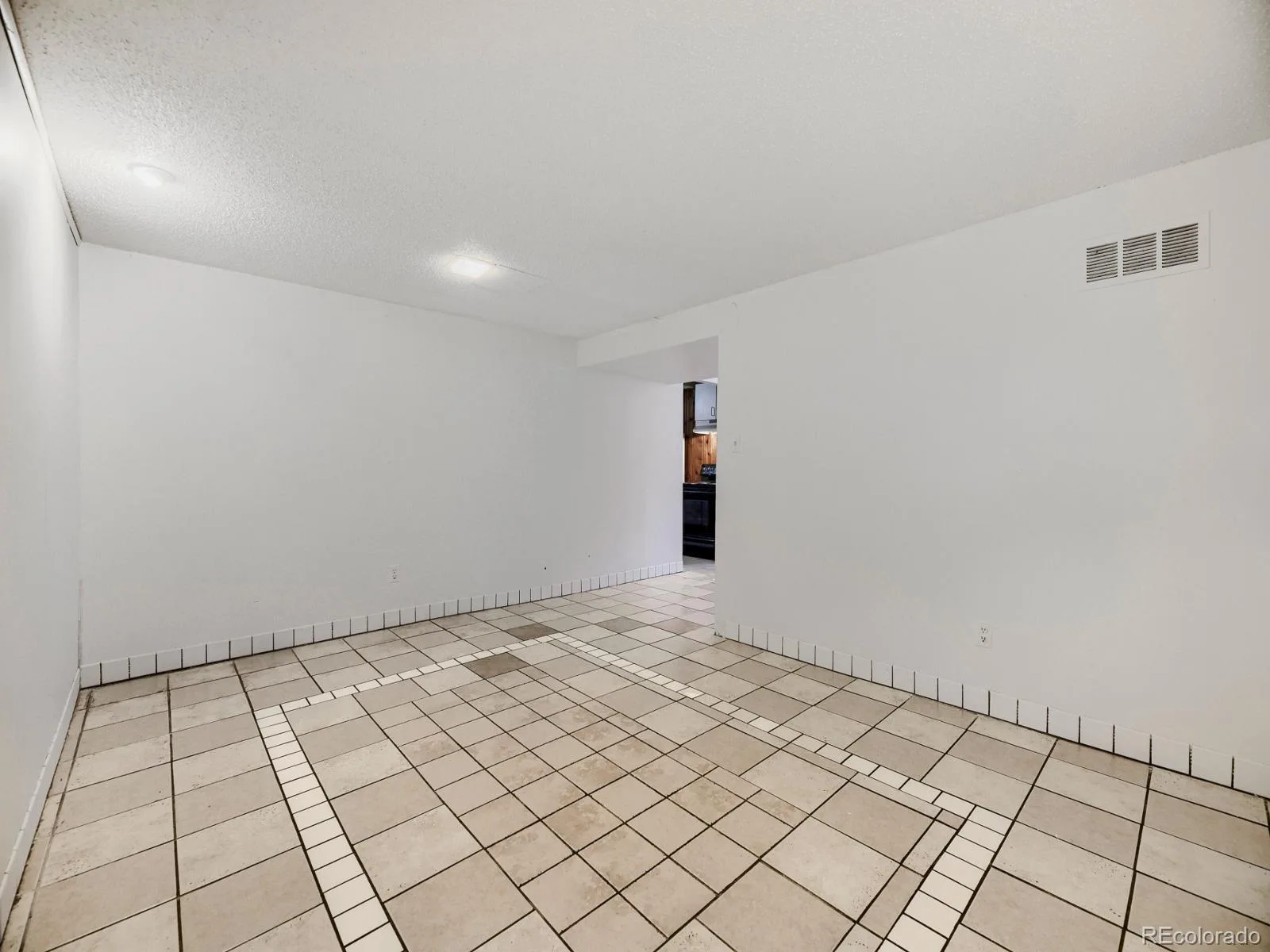 2551 W Arkansas Avenue Denver CO 80219 | MLS #REC8704170 08202026220031 1600 26