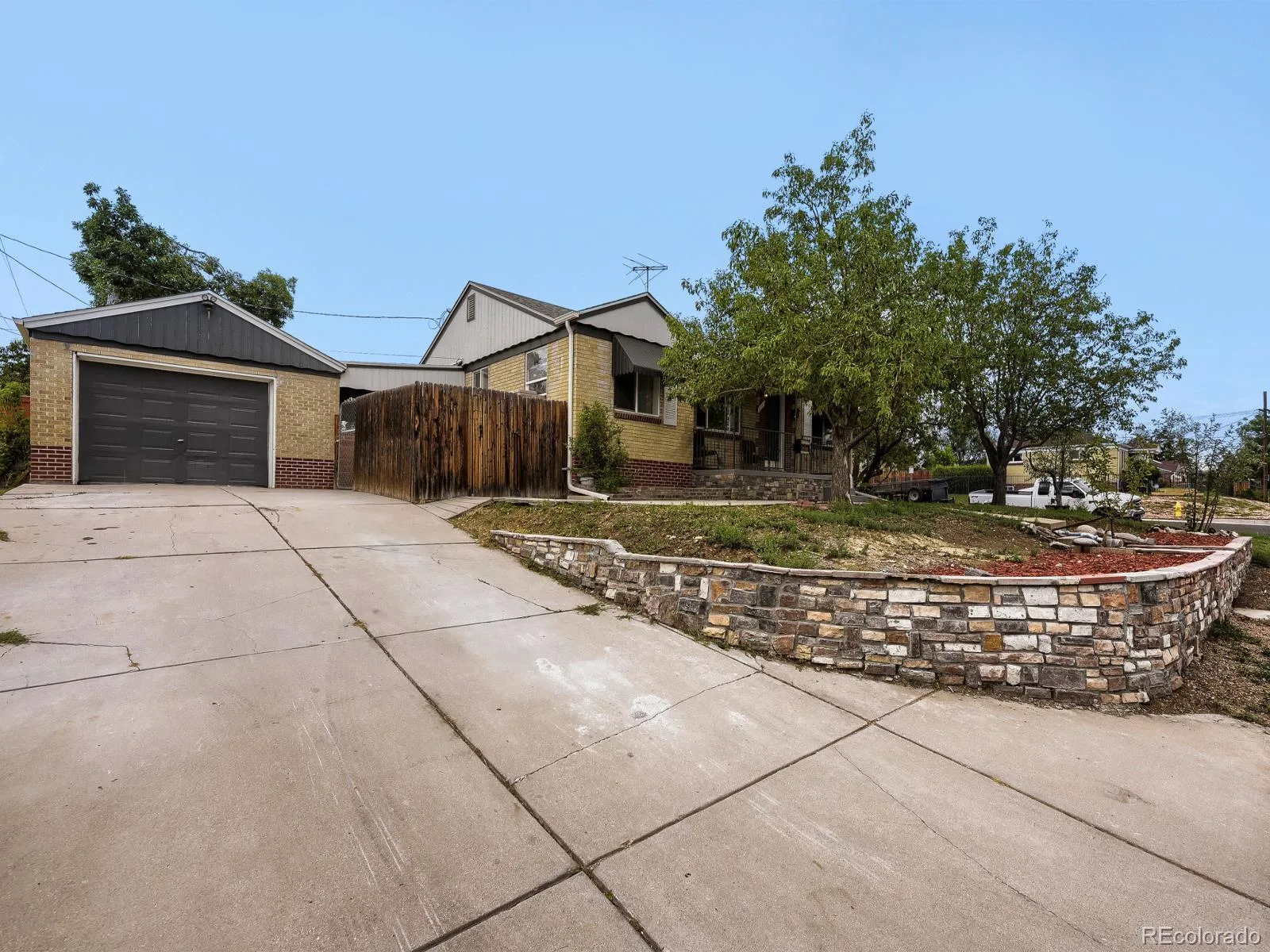2551 W Arkansas Avenue Denver CO 80219 | MLS #REC8704170 08202026220031 1600 3