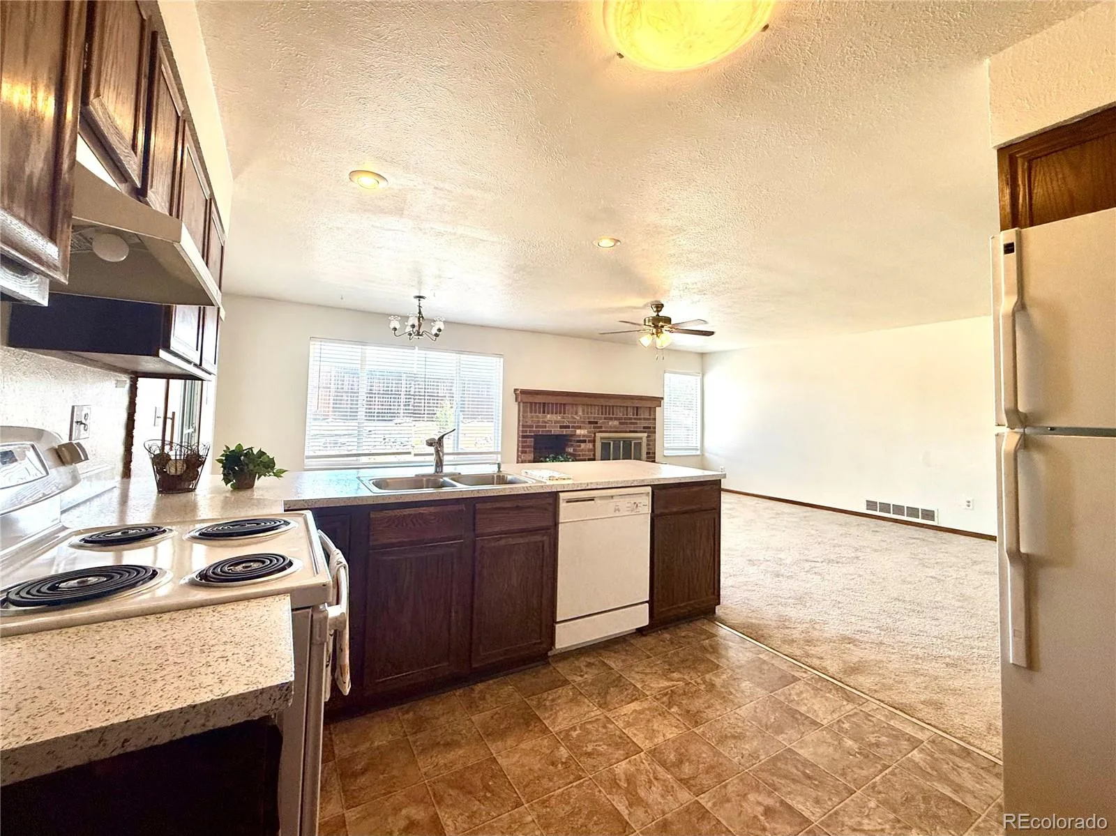 17449 E Asbury Circle Aurora CO 80013 | MLS #REC8705597 08162026162644 1600 13