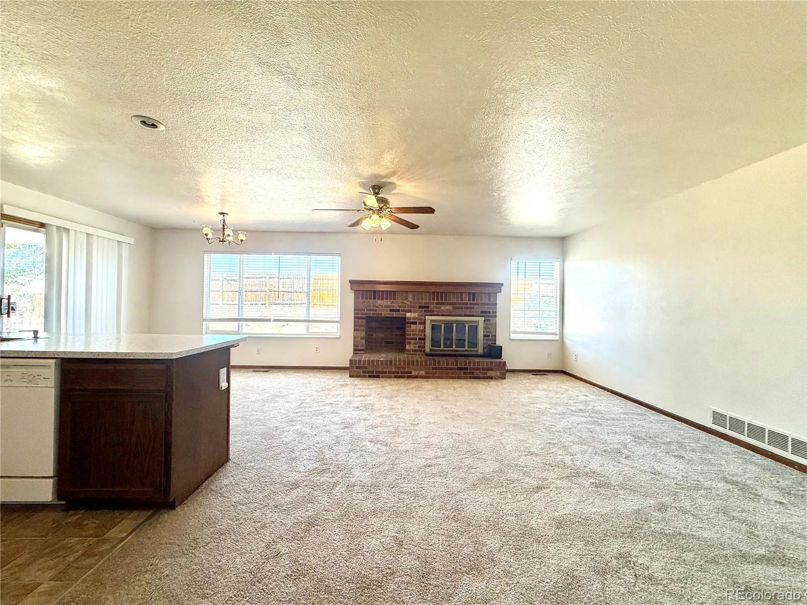 17449 E Asbury Circle Aurora CO 80013 | MLS #REC8705597 08162026162644 1600 14