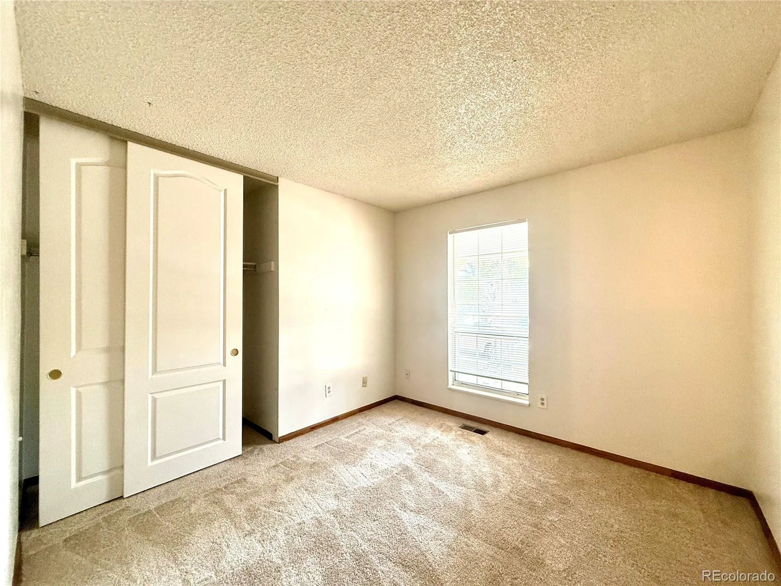 17449 E Asbury Circle Aurora CO 80013 | MLS #REC8705597 08162026162644 1600 25