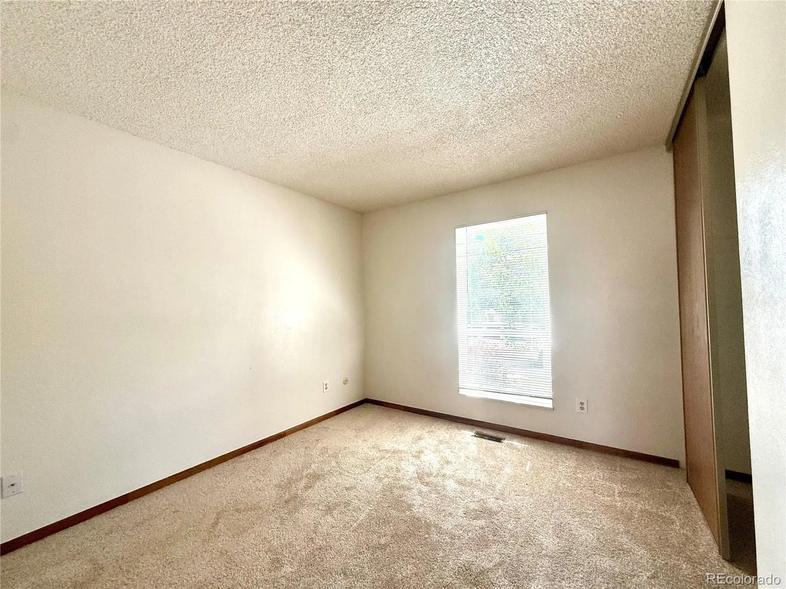 17449 E Asbury Circle Aurora CO 80013 | MLS #REC8705597 08162026162644 1600 27