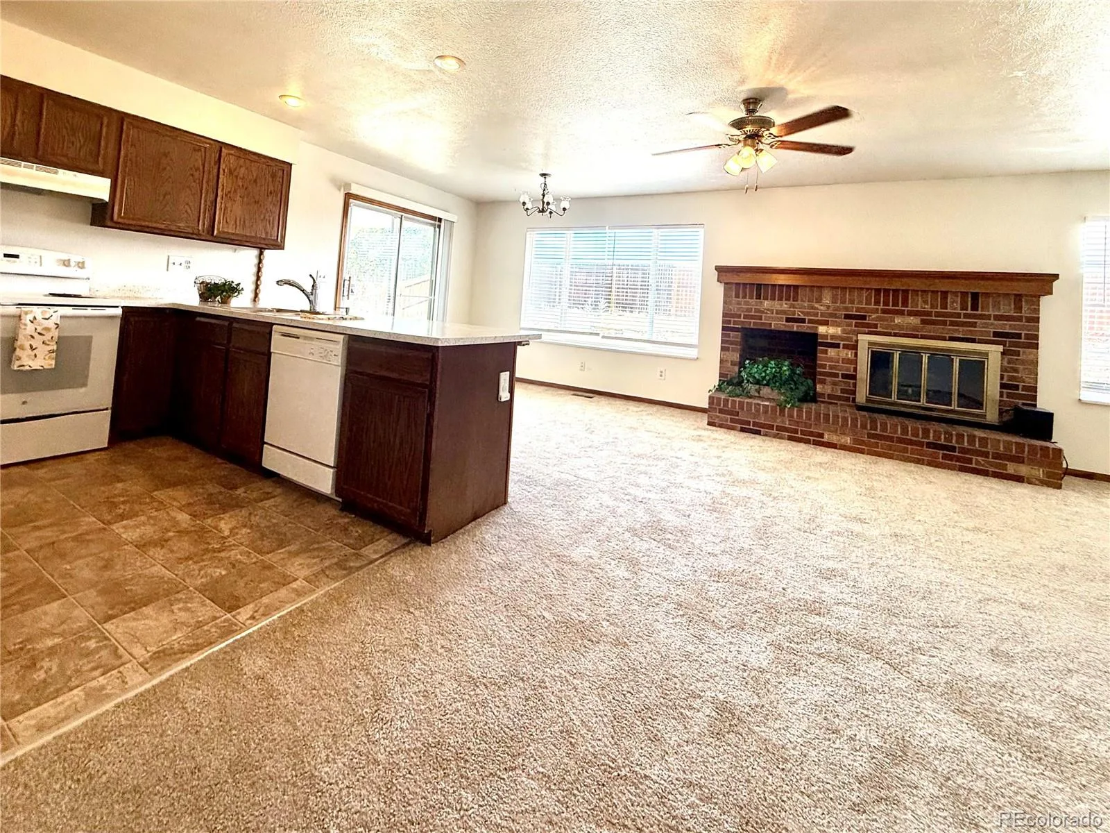 17449 E Asbury Circle Aurora CO 80013 | MLS #REC8705597 08162026162644 1600 8