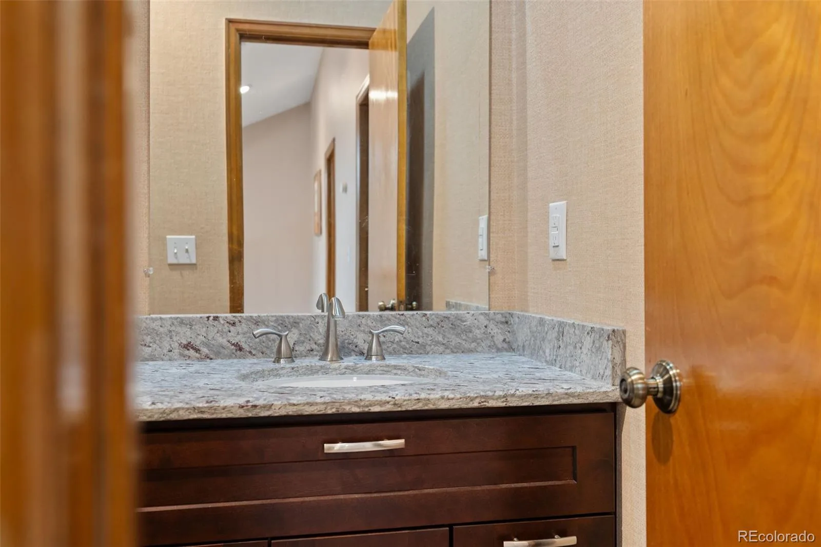 7617 S Cove Circle Centennial CO 80122 | MLS #REC8706465 06252026142559 1600 25
