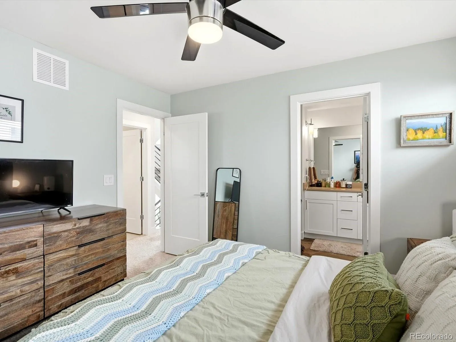 2190 S Birch Street Denver CO 80222 MLS #REC8714931 05222026222639 1600 25