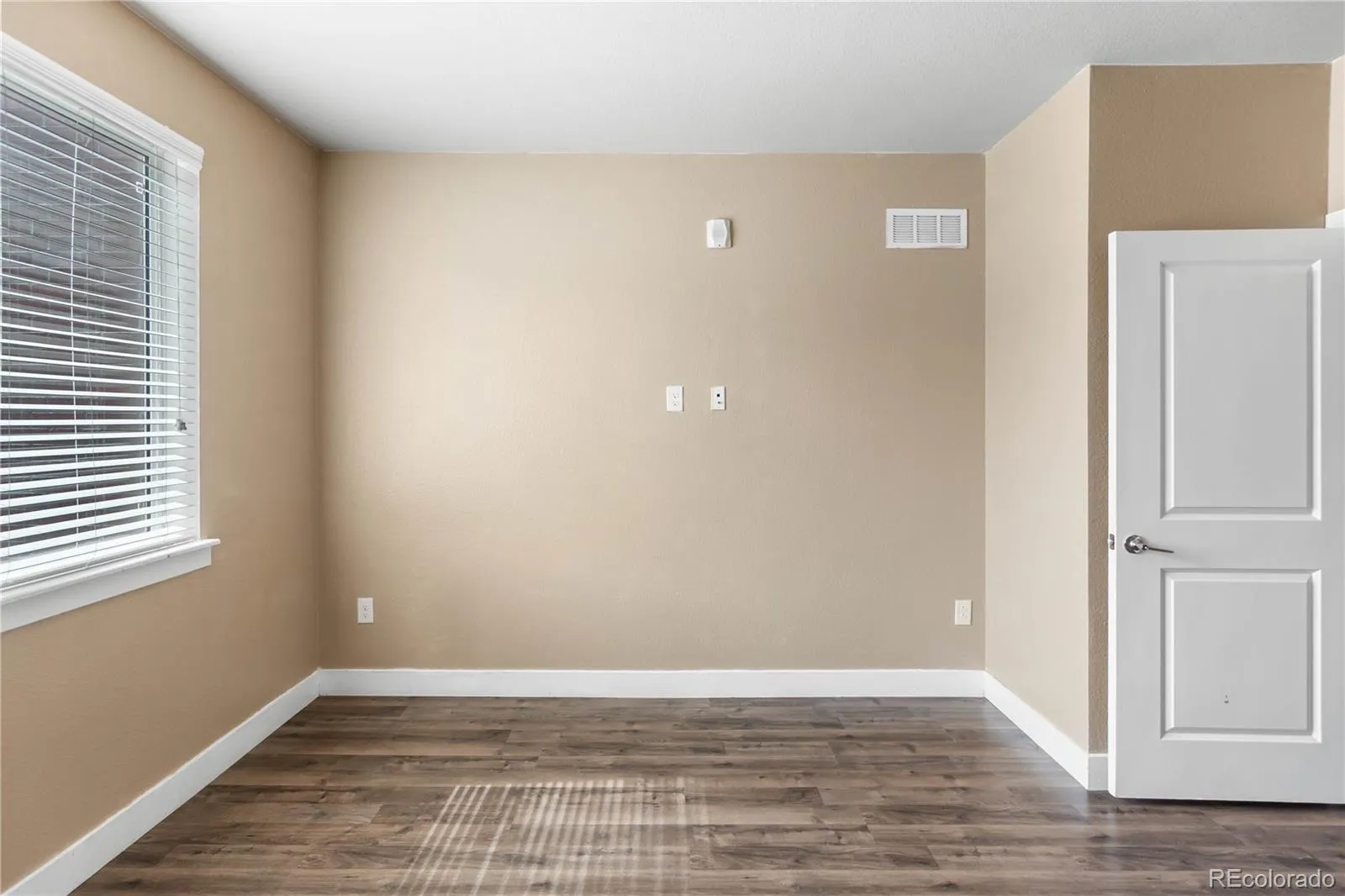14301 E Tennessee Avenue #204 Aurora CO 80012 MLS #REC8716002 04112026205102 1600 27