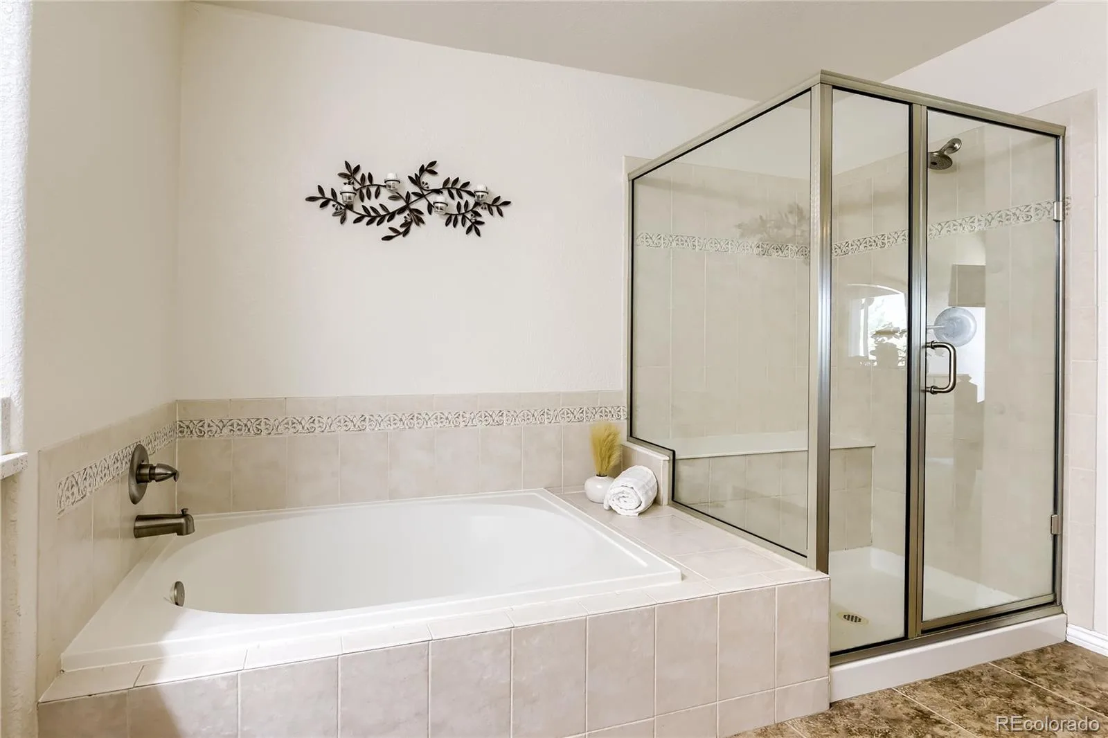 6617 S Forest Way #E Centennial CO 80121 | MLS #REC8716277 08212026183027 1600 15