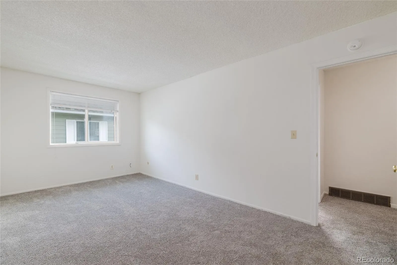 9864 Orangewood Drive Denver CO 80260 | MLS #REC8721392 08142026224705 1600 13